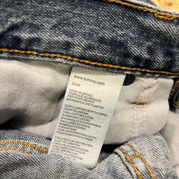 Tommy Hilfiger Jeans - Picture 3 of 4